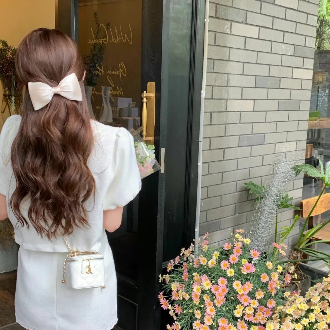 不可爱的她